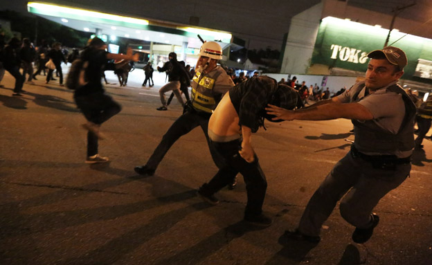הפגנות בברזיל, בשנה שעברה (צילום: רויטרס)