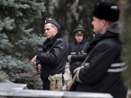 חיילים רוסים בקרים. ארכיון (צילום: רויטרס)