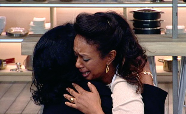 המתמודדים פוגשים את האימהות בהפתעה