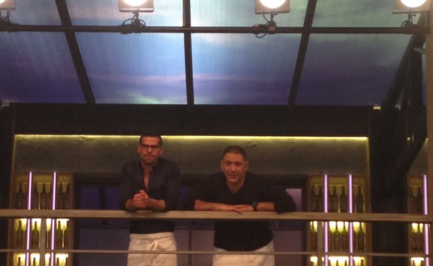 אבי לוי ואליהב ששון מפרגנים מהמרפסת