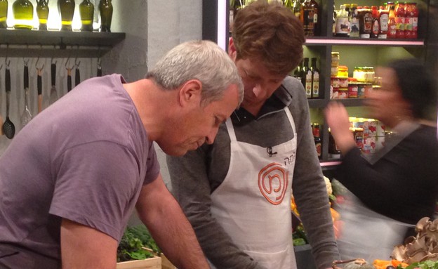 עמנואל ושלמה מבשלים ביחד