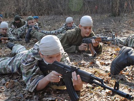 צבא ילדים ברוסיה (צילום: סרגיי וורונין)