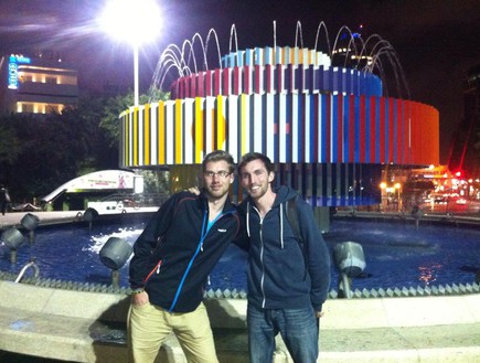 דומיניק וג'ונתן, תיירים בתל אביב (צילום: לימור בן-רומנו)