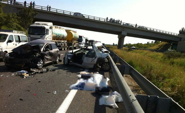 התאונה בכביש 6 (צילום: מד"א)