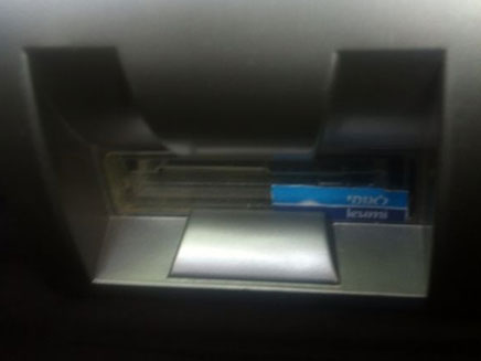 חשד: התקינו פנלים מזויפים במכשירי כספומט (צילום: חדשות 2)