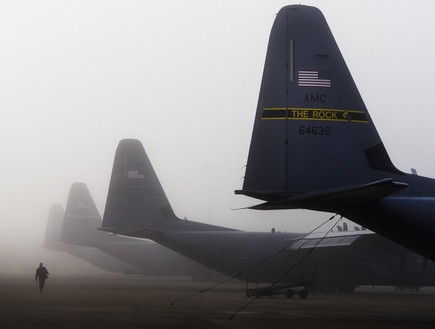 מטוסי חיל האוויר האמריקאי בערפל