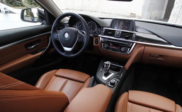 ב.מ.וו 435 מול מרצדס