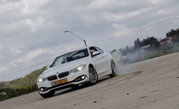 ב.מ.וו 435 מול מרצדס