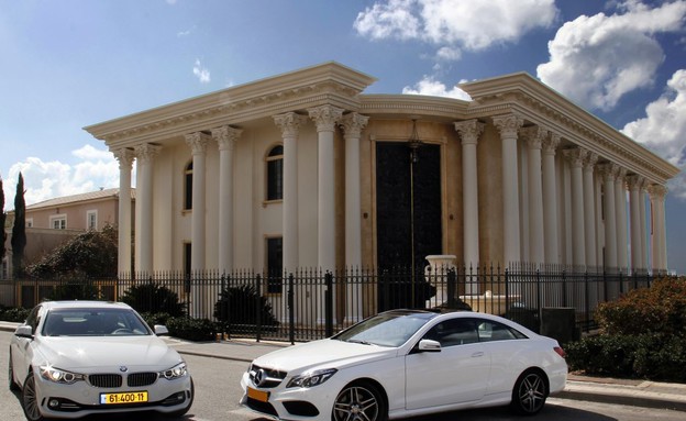 ב.מ.וו 435 מול מרצדס