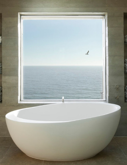 13-אמבטיות עם נוף, ממוסגרת_מול_הנוף.coco-interiors (צילום: coco-interiors.co.uk)