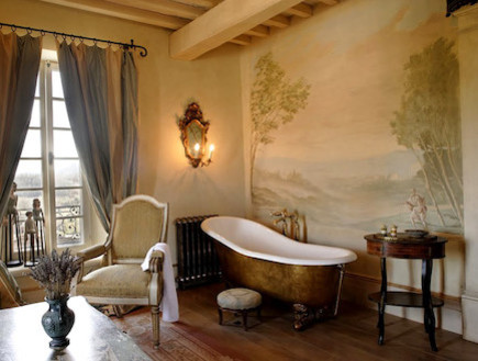 20-אמבטיות עם נוף, סגנון_אירופאי_קלאסי_בחדר_הרחצה. (צילום: www.italianvil)