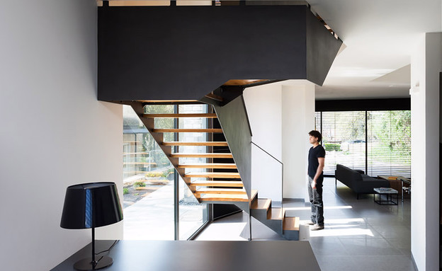 שחר ועודד, מדרגות מנורה שחר ועודד, מדרגות מנורה