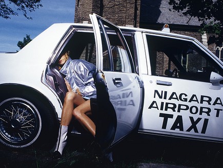 יילו קורנר, מונית (צילום: STEVE HIETT)