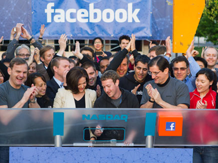 הנפקת פייסבוק בפברואר 2012: מגמת עלייה מ (צילום: AP)