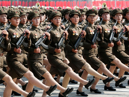 על החיילים בפיונגיאנג להיערך למלחמה? (צילום: רויטרס)