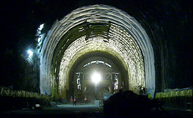 צפו: הצצה למנהרות הרכבת (צילום: חדשות 2)