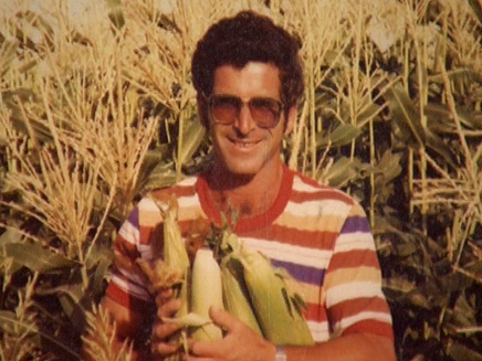 היה אופטימיסט, אבי אושר ז