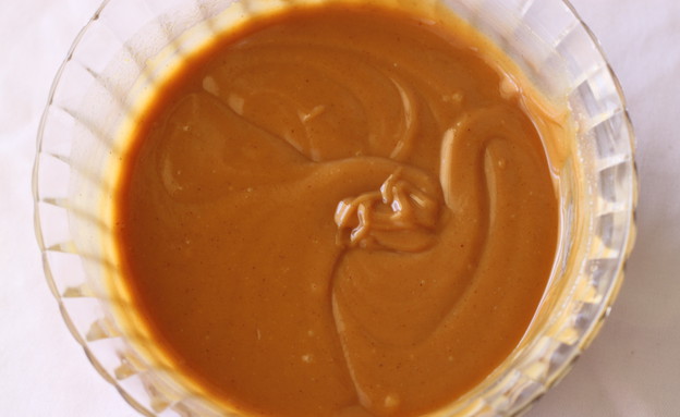 עוגת מוס שוקולד וחמאת בוטנים - מכינים מוס חמאת בוט