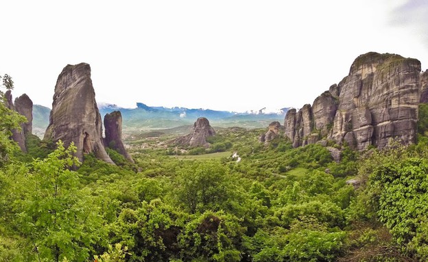 הנוף בעמק בדרך למטאורה - קורפו (צילום: דורון סרי, אשת טורס)