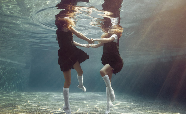 ילדים מתחת למים (צילום: Alix Martinez, צילום מסך)