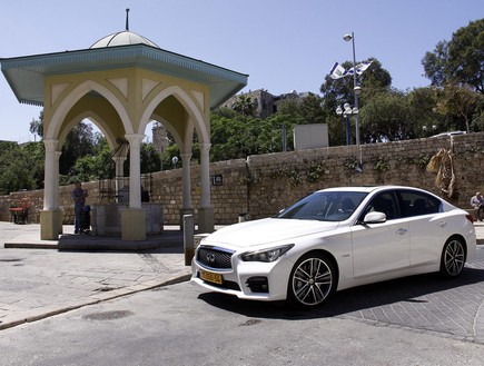 אינפינטי Q50 (צילום: נעם וינד)