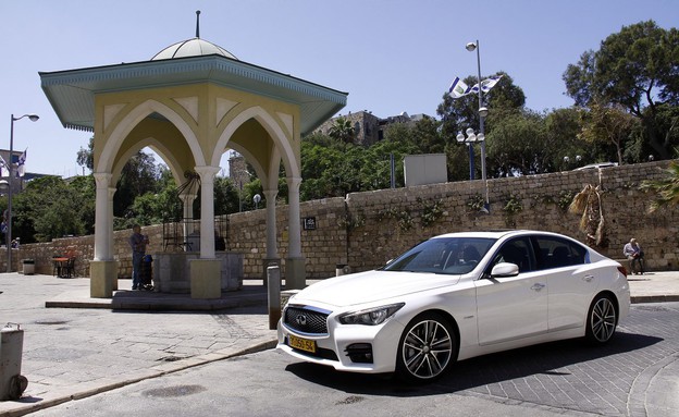אינפינטי Q50