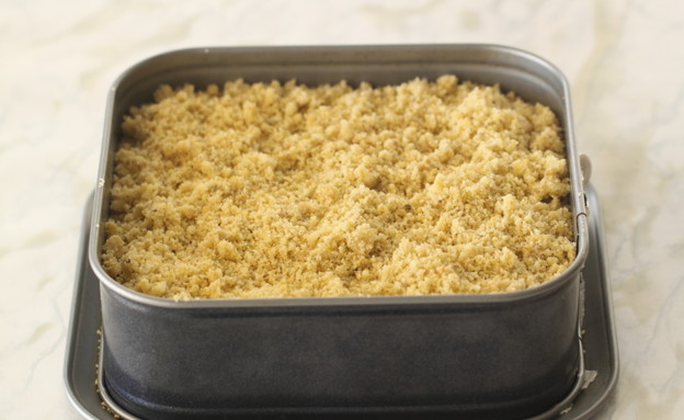 עוגת גבינה, שוקולד לבן ופיסטוק - הפירורים