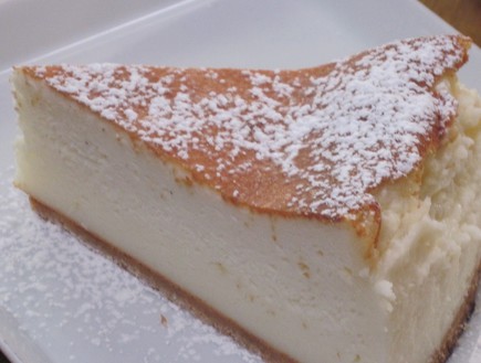 עוגת גבינה אפויה קלאסית (צילום: דן לב, גד, מחלבות גד)