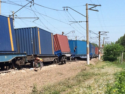 רכבת המשא אחרי התאונה (צילום: משרד החירום ברוסיה)