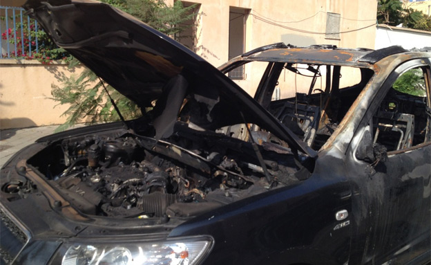 רכבו השרוף של הקאדי זבדה (צילום: תומר אילן)