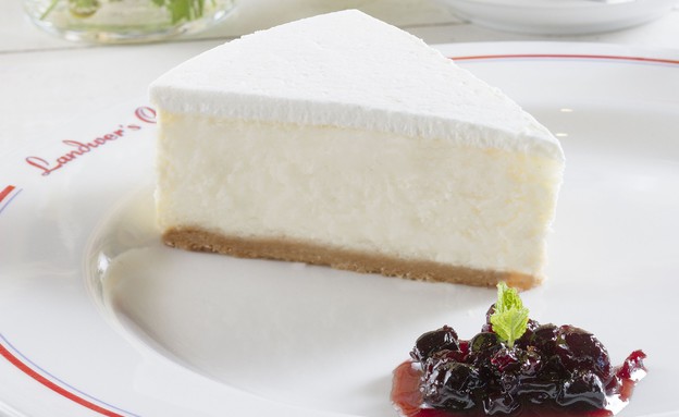 לנדוור, עוגת גבינה לשבועות, 34 ש''ח, צילום אנטולי  (צילום: אנטולי מיכאלו, mako אוכל)