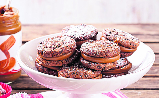 עוגיות מוקה־שוקולד במילוי לוטוס (צילום: כפיר חרבי, לוטוס)