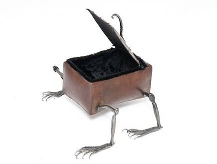 רהיטים מוזרים - ארגז יצור 2 (צילום:  stefaniedueck)