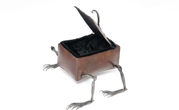 רהיטים מוזרים - ארגז יצור 2 (צילום:  stefaniedueck)