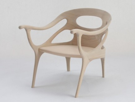 רהיטים מוזרים - כסא עצם  (צילום: helledamkjaer)