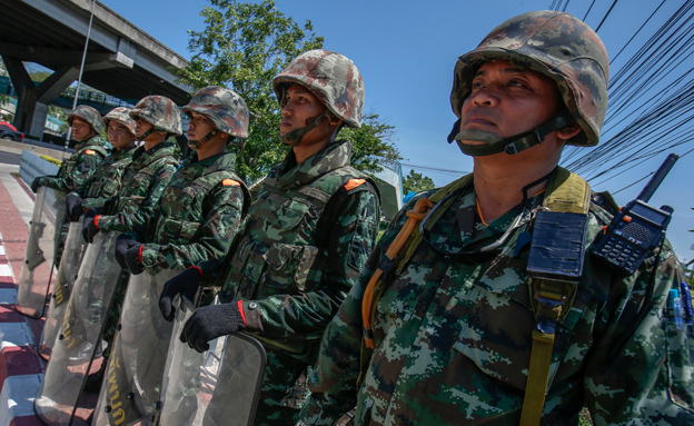 חסמו את פייסבוק? הצבא התאילנדי (צילום: רויטרס)