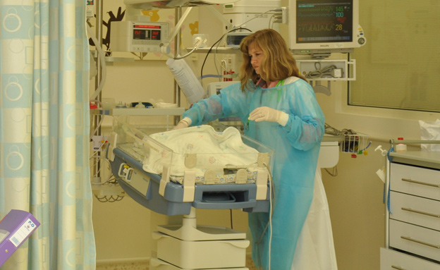 רעלן, תינוק, אשפוז (צילום: בית חולים קפלן)
