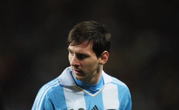 מסי יוריד את הפרעוש מהגב? מסי יוריד את הפרעוש מהגב?