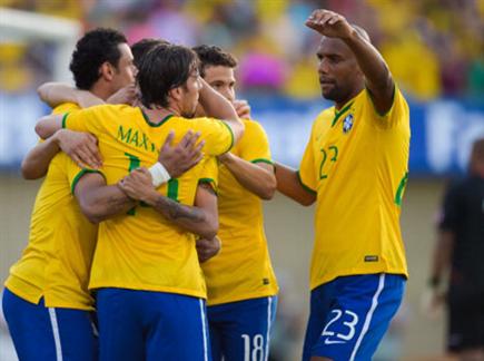 מרגישים את המונדיאל מתקרב, ונראים נהדר. שחקני ברזיל חוגגים (gettyi (צילום: ספורט 5)