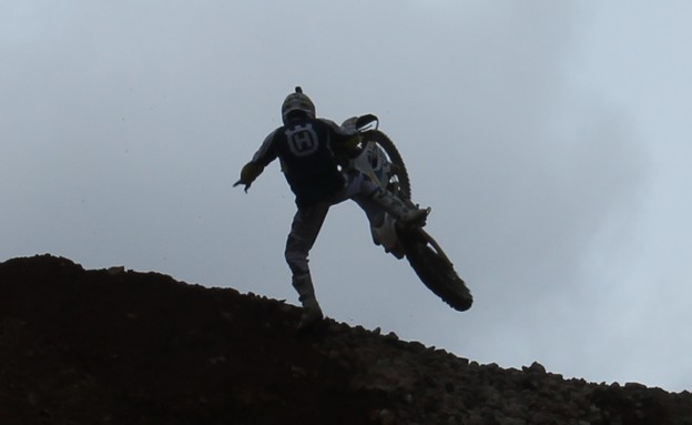 רז הימן על אופנוע באוסטריה