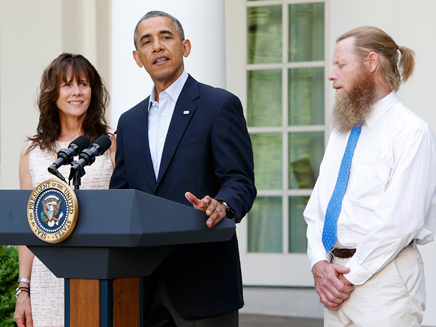 בני הזוג ברגדל עם הנשיא אובמה, בחודש שעבר (צילום: רויטרס)