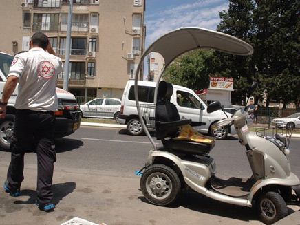 זירת התאונה בעכו (צילום: רפעת עכר)