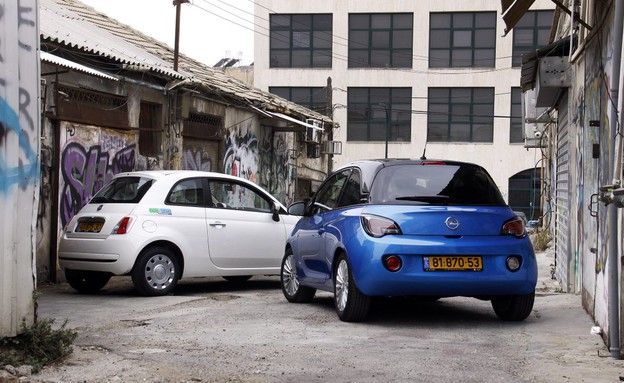 אופל אדם מול פיאט 500 