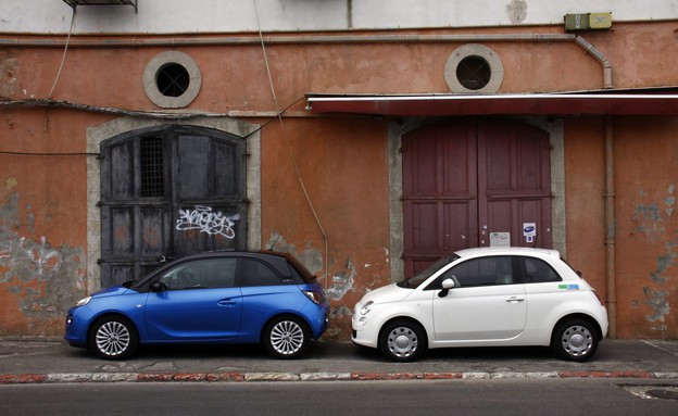 אופל אדם מול פיאט 500 