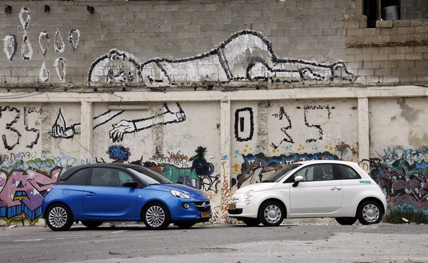 אופל אדם מול פיאט 500 