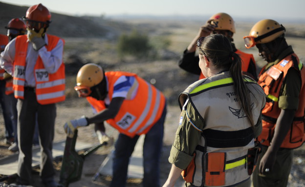 הכשרת סער של פיקד העורף לבדואים בנגב (צילום: דובר צה"ל)