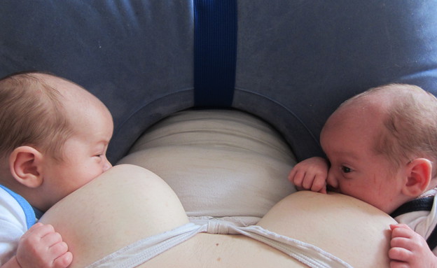 הנקת תאומים (צילום: http://trulyblessedlife.wordpress.com/, מערכת מאקו הורים)
