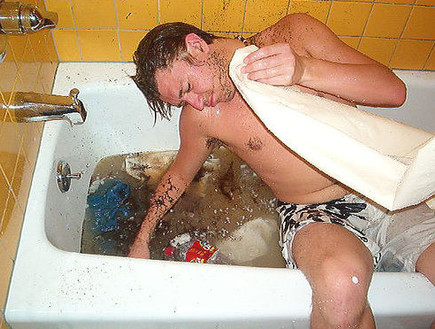 שיכורים מצחיקים (צילום: buzzfeed.com)