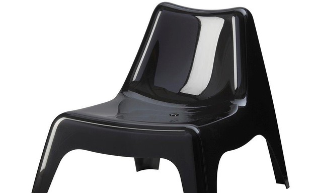 איקאה סייל - כיסא שחור (צילום: יח"צ איקאה)