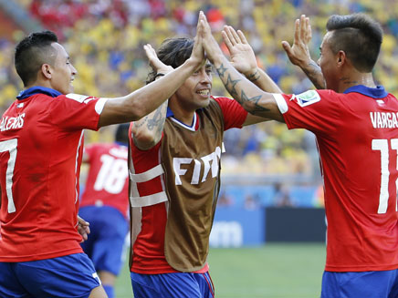 שחקני נבחרת צ'ילה (צילום: רויטרס)